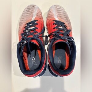 On cloud sneakers size 10